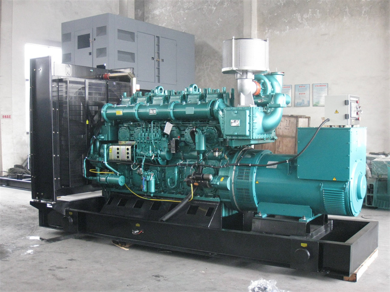 文登200KW 柴油发电机的油耗是多少？